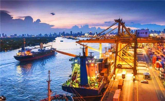 经济总量超过马来西亚,同样的地理位置新加坡为什么这么厉害