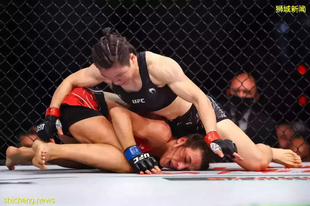 中国格斗女神震撼新加坡!两回合KO对手,剑指金腰带