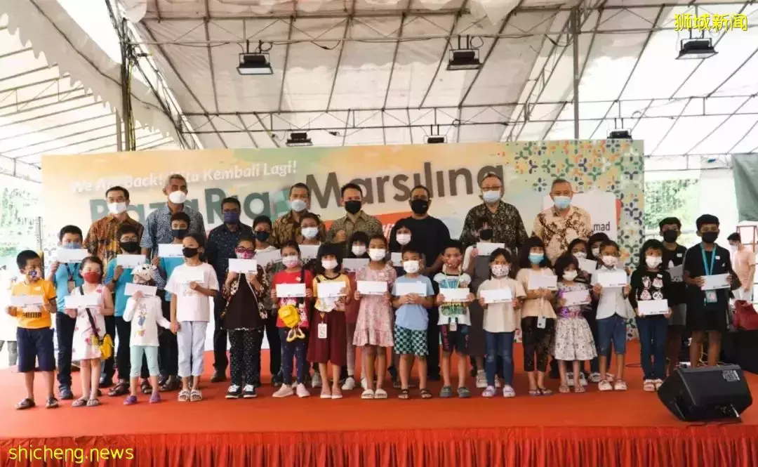 新加坡北部规模最大的户外开斋节集市开跑，快来吃吃喝喝