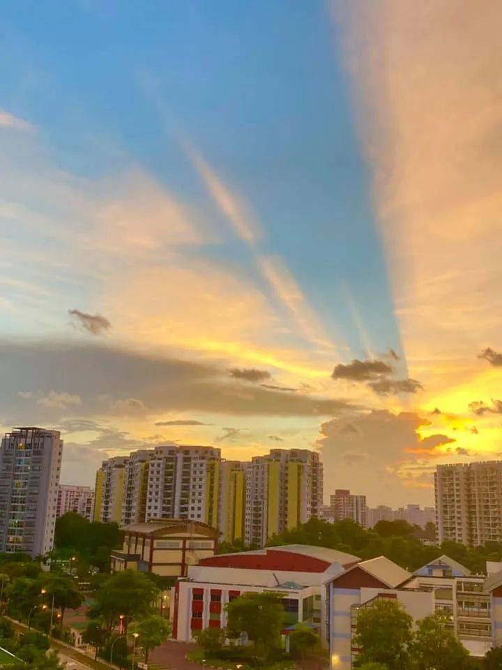 曙暮晖？反曙暮晖？今年迄今新加坡天空已出现哪几种自然光学现象