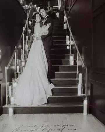 謝俊峰舉行浪漫婚禮 爲嬌妻演唱情歌