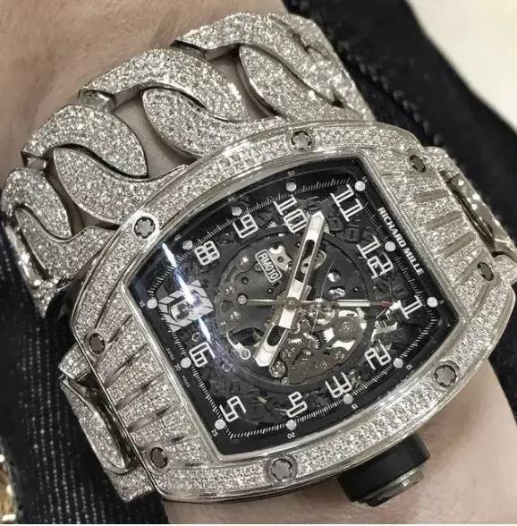 亚洲富豪闪瞎眼,新加坡富二代登网飞真人秀