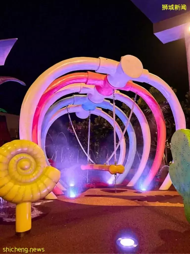 Causeway Point 免費水上樂園: 有火山的恐龍濕地遊樂區