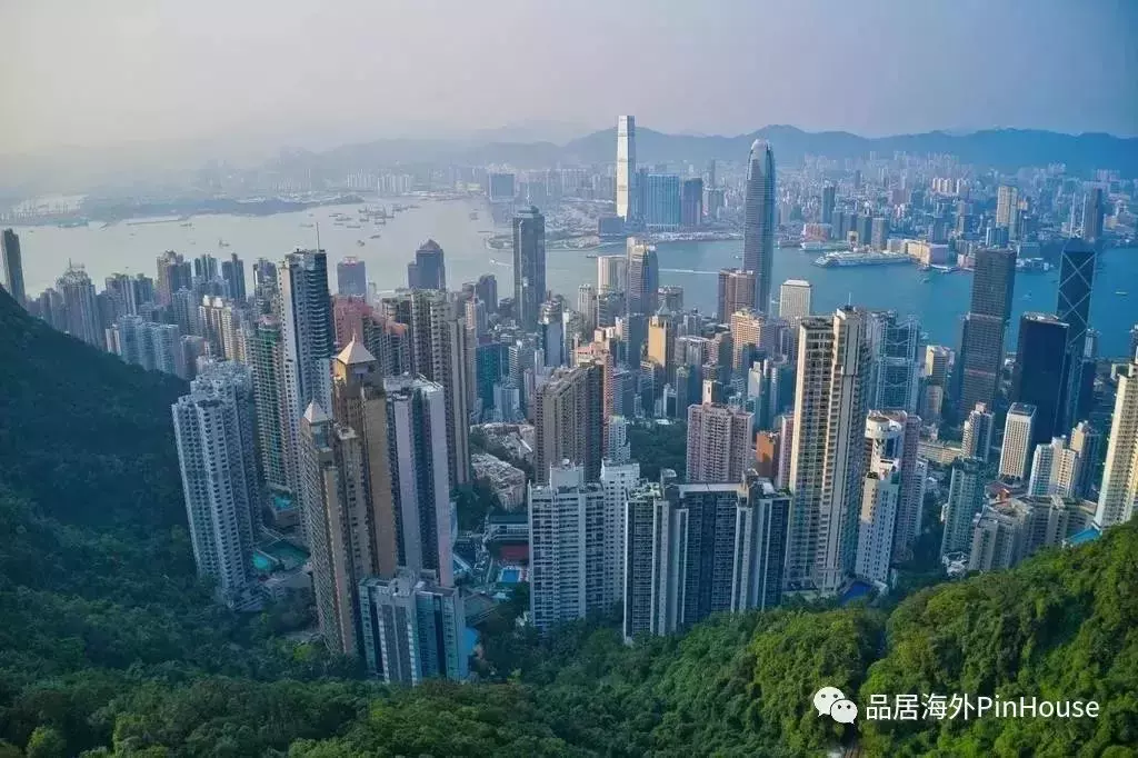 站在MIDTOWN MODERN的窗前,領略新加坡CBD武吉士的獨特魅力