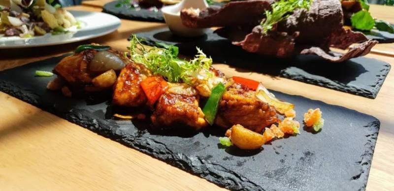 美食博主愛上了皇室禦廚的秘密花園