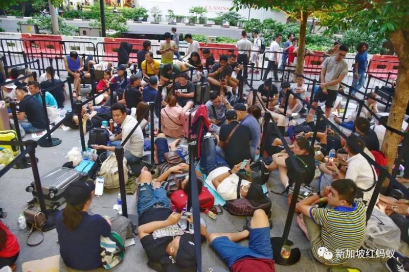 新加坡的苹果11排队大军不见了中泰果粉　只剩越南人撑场