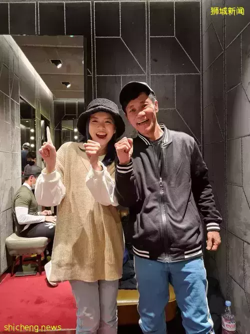 卖鱼哥巴黎直播卖名牌 2小时营业额破300万