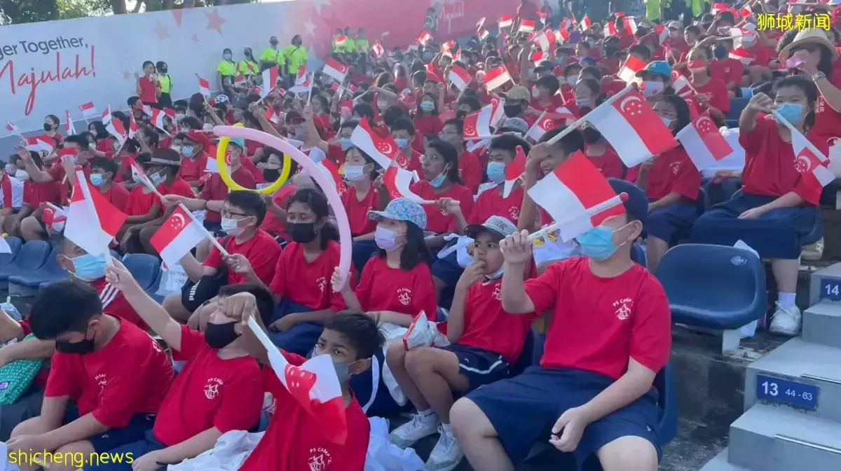 时隔两年“红海”归来 小五生观看首场国庆庆典国民教育演出 