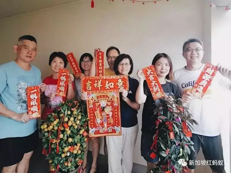 獅城春節氛圍最濃厚的，就是這些裝飾得很喜慶的組屋走廊