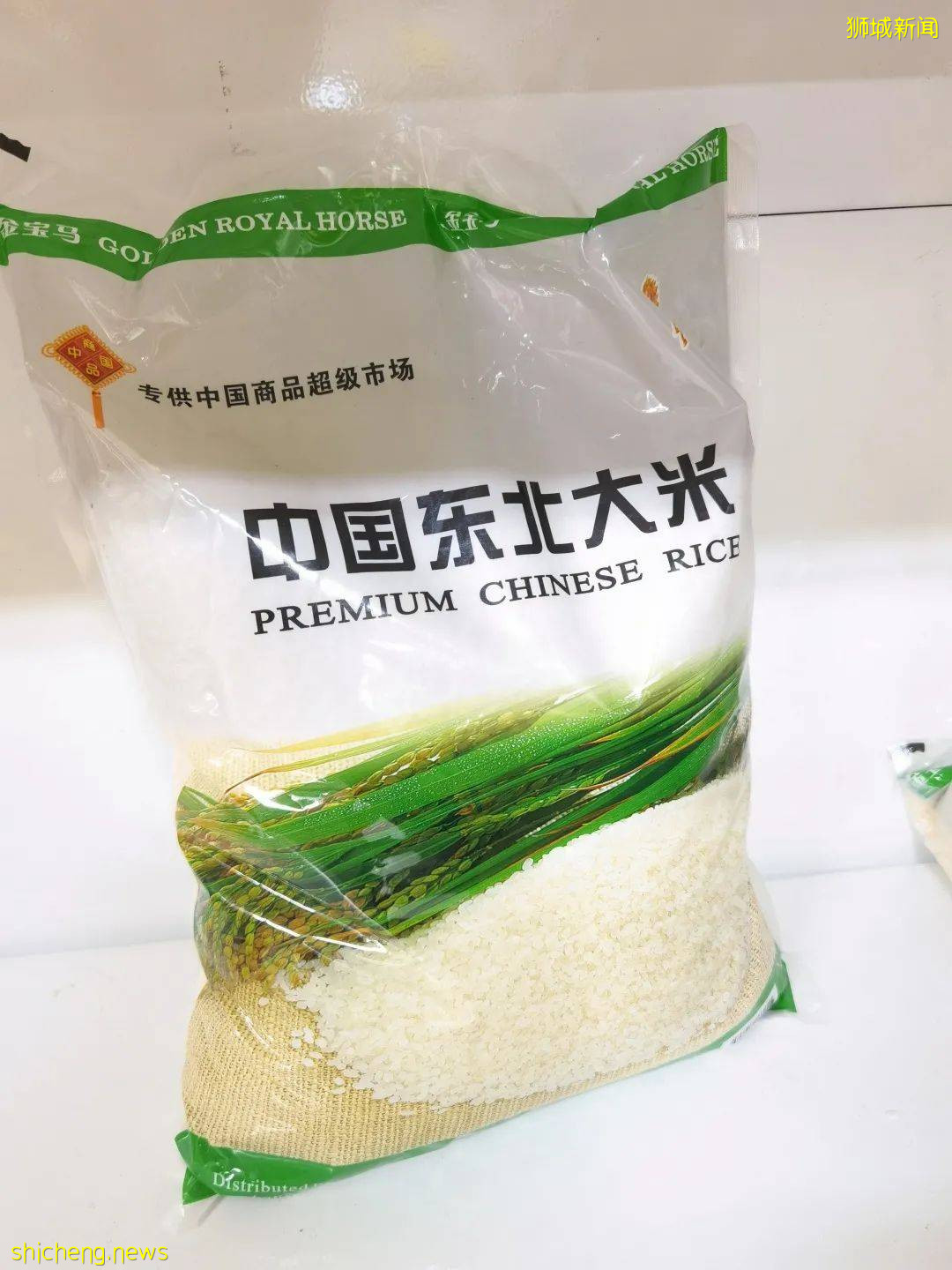 新加坡再次解封後，這家中國超市火了！80多種海鮮$2起！小龍蝦辣條包點東北大米扛回家