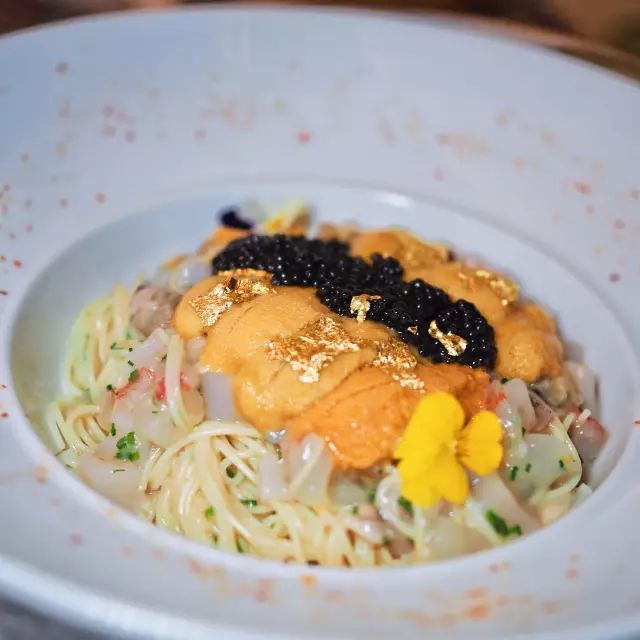 人民币1000元的一碗面，拿好餐巾纸再打开看！