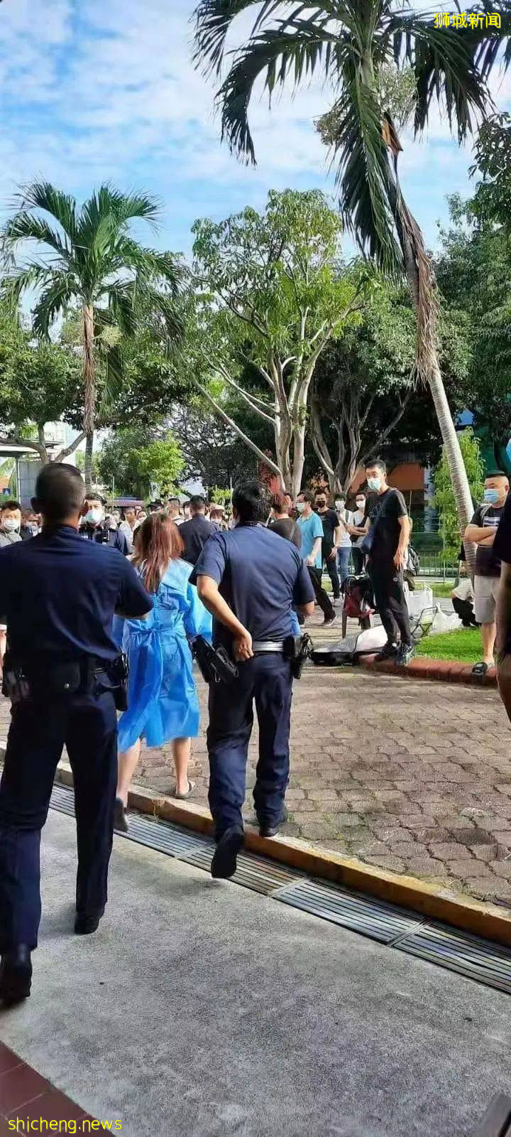 新加坡排隊瘋搶中國疫苗,人山人海驚動了警察!打完科興進入中國更容易
