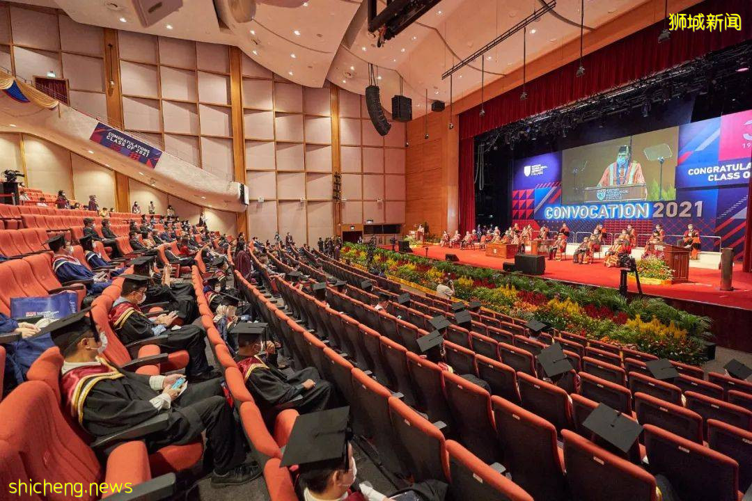 南洋理工大學舉行2021屆線下畢業典禮，新加坡總統出席