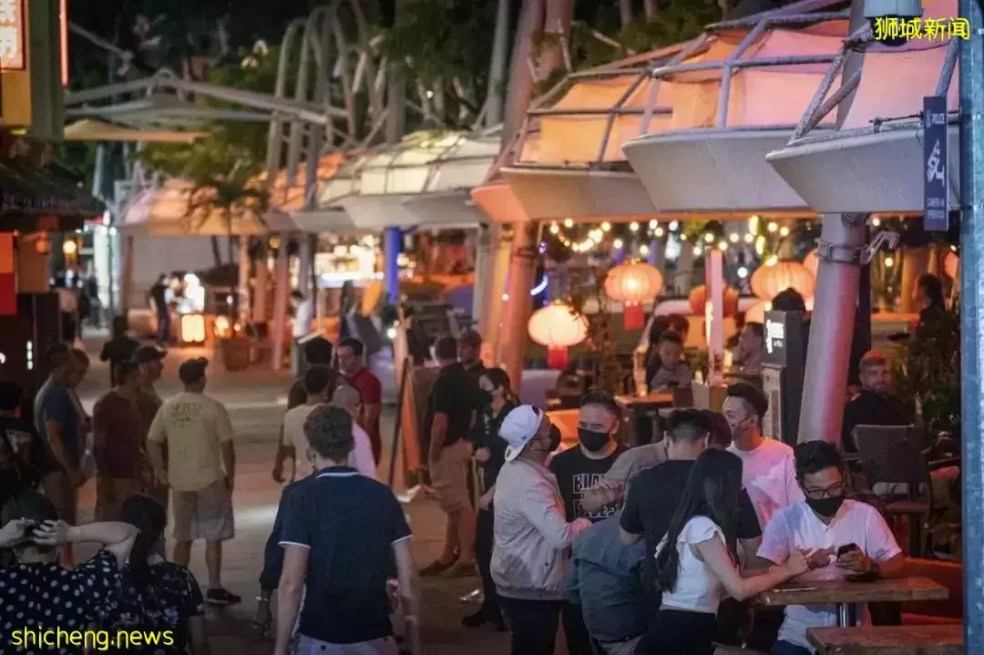 上海飛新加坡機票暴漲至近3萬！登機前可不用核酸檢測！她舉家搬遷來新後，竟然後悔了