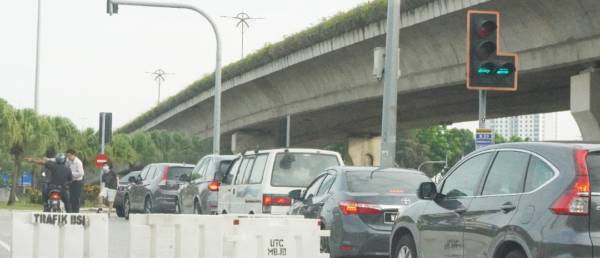 獲准越堤進獅城 5小孩重投父母懷抱