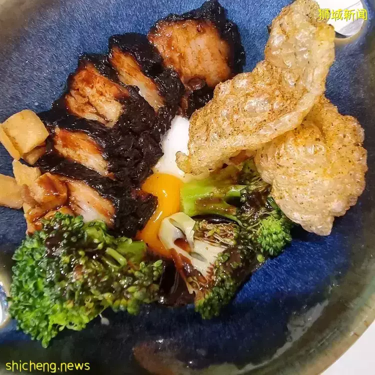 創意叉燒料理店“Char Seal Bar”😲最愛黑黑焦焦的叉燒!搭配沙拉+蓋飯+黯然銷魂面,顛覆想像