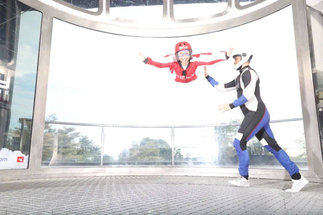 聖淘沙史上最大的福利！我免費體驗了東南亞最高的跳傘運動