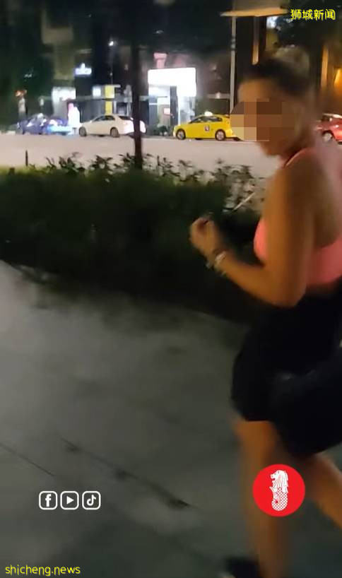 太牛了！有人專抓不戴口罩的洋人，被贊“現實生活中的英雄”