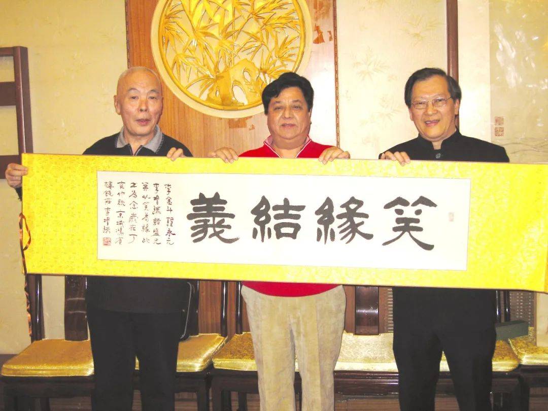 用戲劇與相聲叩問人性的韓勞達