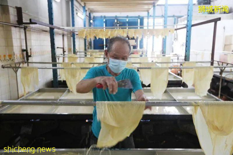 新加坡東部德福工業區走入曆史 在老字號食品廠家消失前 細細品味它們的故事