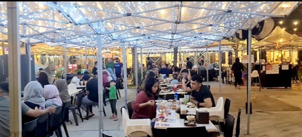 樟宜新开的露天美食公园,超多清真烧烤、汉堡美食,夜猫子们吃到爽