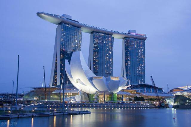 李光耀:新加坡的独立是别人强加在它头上的