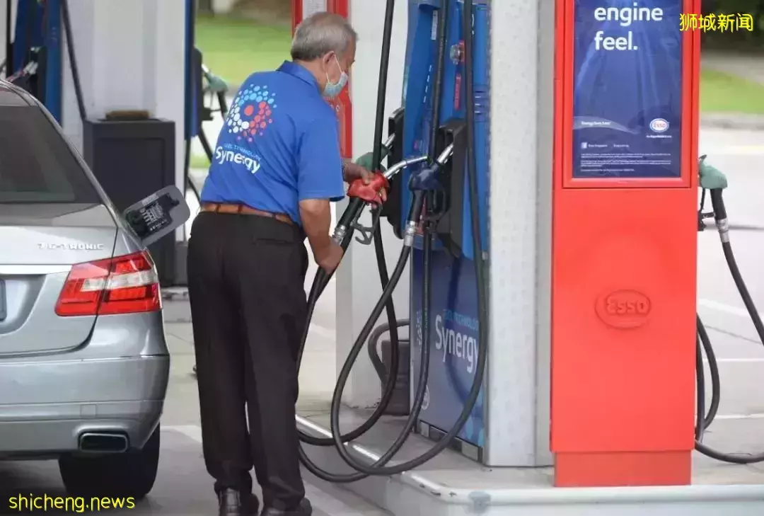 乌克兰人蜂拥逃走、多国撤侨，这个新加坡人却不想走