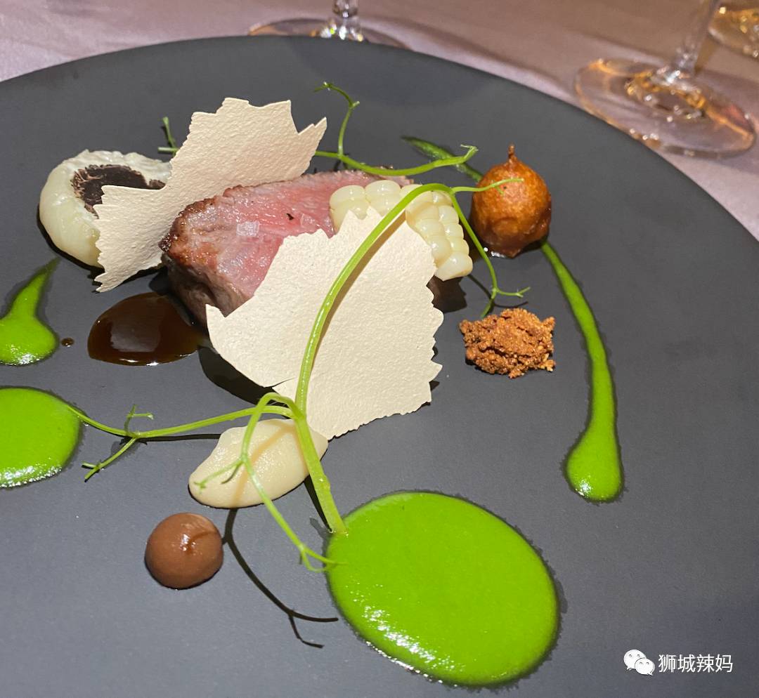 親自打卡!我在烏節路挖到一家超有feel的米其林餐廳