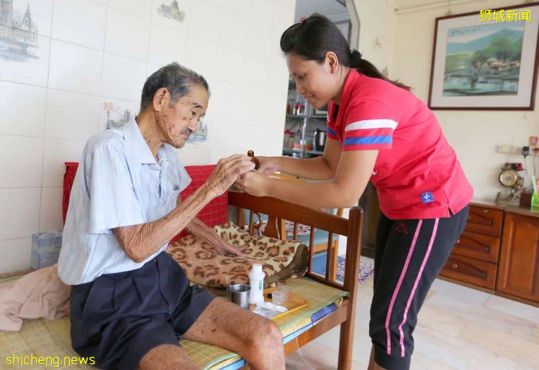 新加坡政界名人年薪38萬新幣,自爆媽媽仍在麥當勞打工