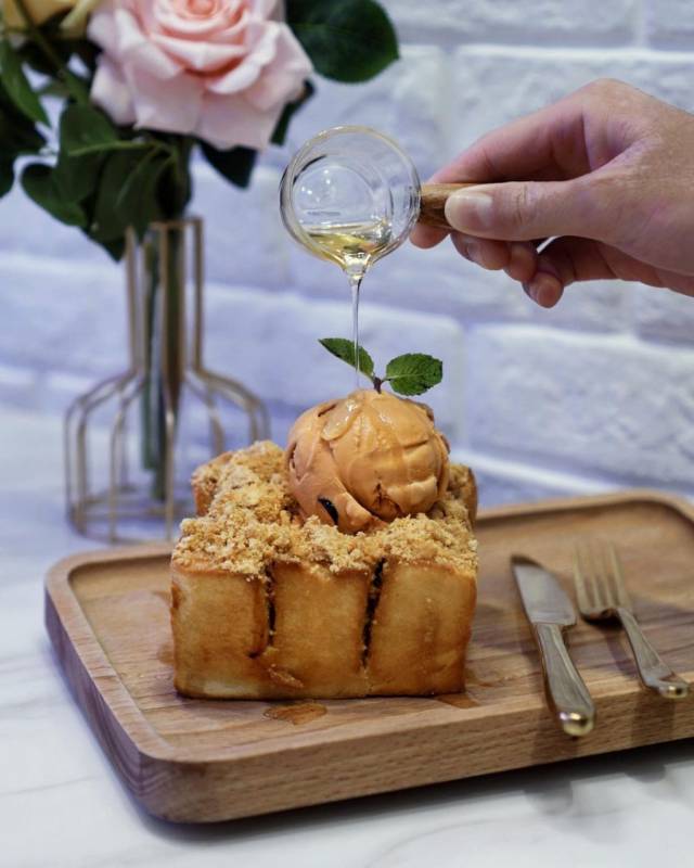 “泰幸福”開到淩晨的泰式甜點!裝潢很網紅,甜品很泰式!最接近泰國的美味