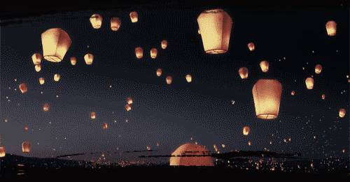 一群胖姐姐在新加坡街头忘我扭动、疯狂尬舞,被网友狂怼上热搜