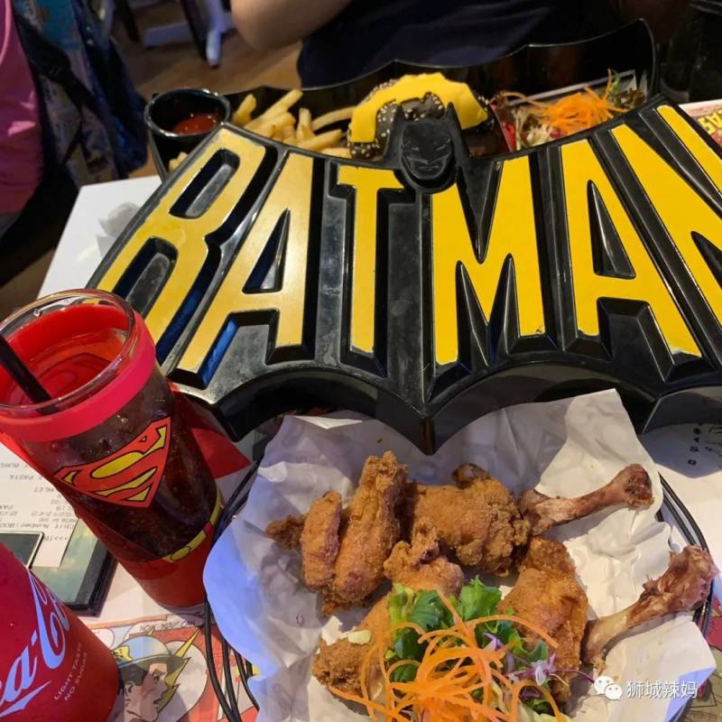 新加坡10間特色主題餐廳！哈利波特、愛麗絲、DC、雙子星就等你來打卡啦