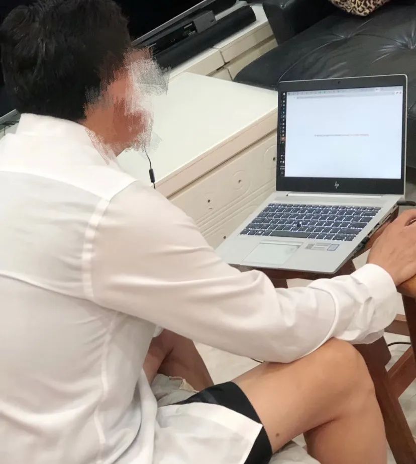 新加坡小学生第一天在家上课，有人欢喜有人愁~