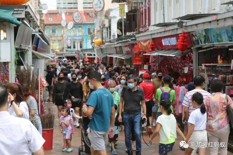 大媽音頻亂扯新加坡政府招5000人當春節糾察隊,很多人居然信了