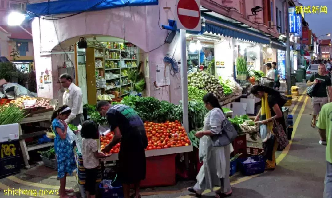 隐身6年、半夜做饭、家有两个老婆......我的新加坡邻居们的神奇故事