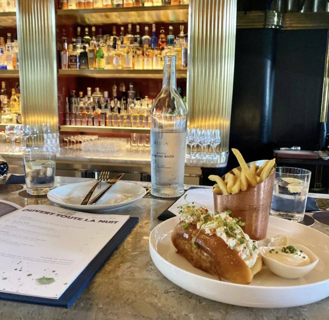 柯南街頭吃榴梿?私宅門口驚現20米壁畫?虞書欣每次都要來這裏