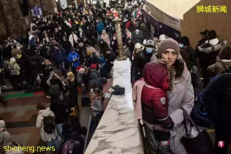 旅居乌克兰新加坡前艺人沈倾掞实拍乌现状 !逾50万难民逃至邻国