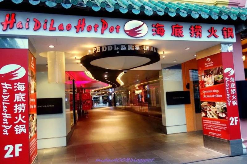 “明天就回國了!今晚,我突然想起在新加坡的50個第一次!”