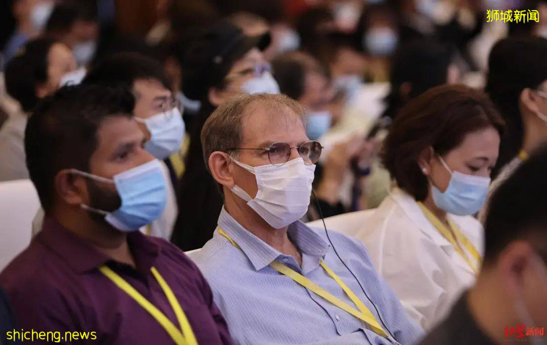 来自德国、新加坡等国的5名外国专家被授予2021年“天府友谊奖”