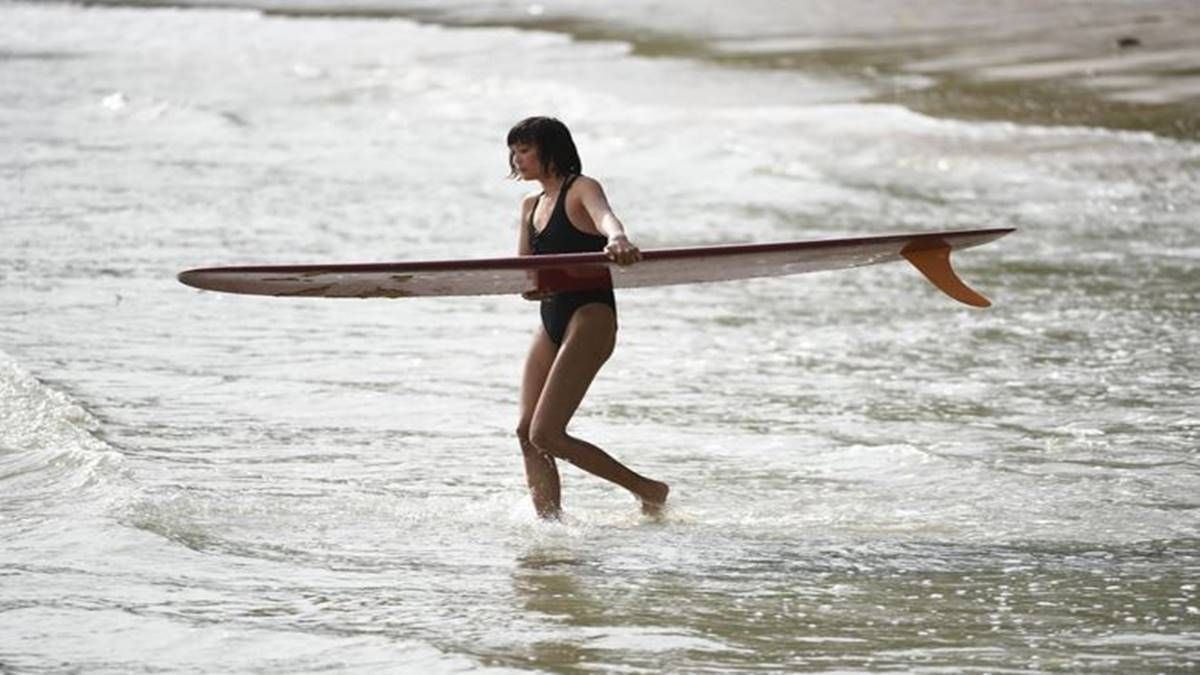 季风激增，新加坡Changi也出现冲浪人潮