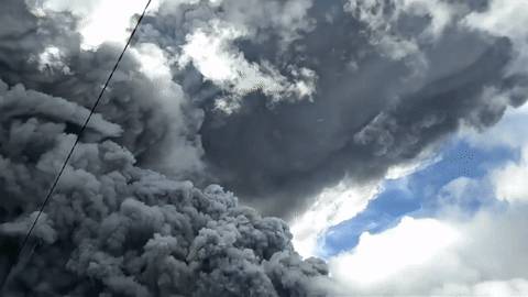 亞馬遜大火重燃,印尼火山爆發,新加坡骨痛熱嚴峻!2020繼續