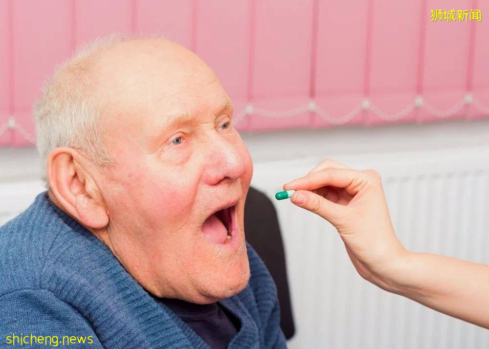 華僑中學學生投身關愛“失智症”患者，新加坡道德教育培養有志青年