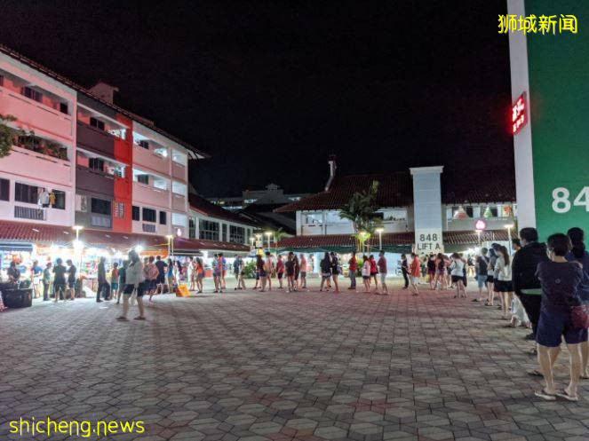 义顺大牌846榴梿店大排长龙, 猫山王每公斤S$ 12