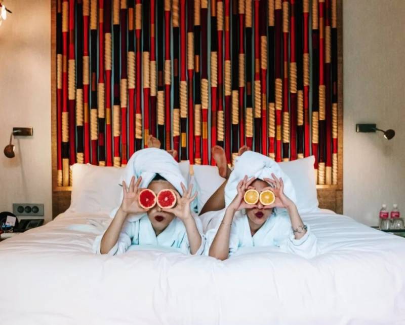 惊!新加坡酒店欢迎“男男”入住,网友们沸腾了