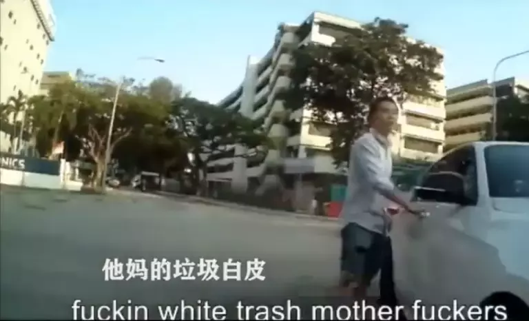 “滾出中國！” 她在深圳地鐵和老外互罵！以前華人被歧視，現輪到老外被怼