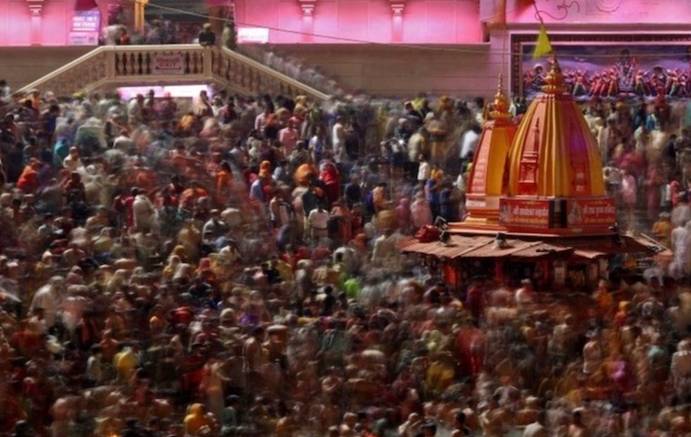 印度全面告急！日增34萬例，屍橫遍野、火葬場爆滿！還有人設法逃往新加坡