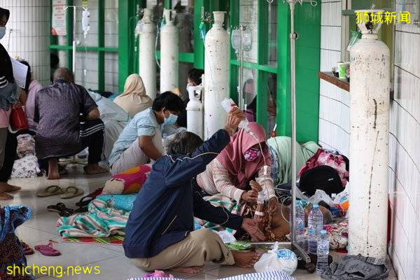 新加坡援助 氧氣瓶呼吸器 運抵印尼