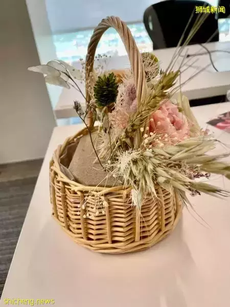 网购花篮却收到“半篮花” · 事主分享经历 店家喊告