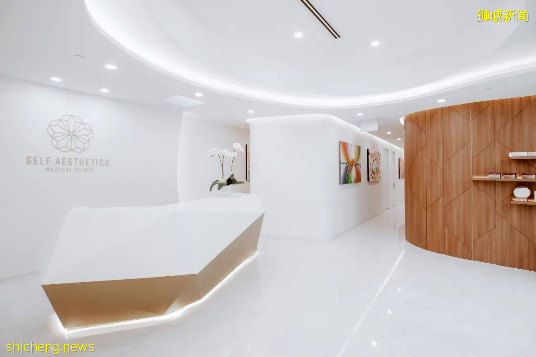 新加坡童年女神隐婚10年，41岁嫁富豪老公，50岁美成了天仙