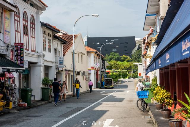 东南亚最小的旅游国家,仅相当于世界中等城市,华语是官方语言